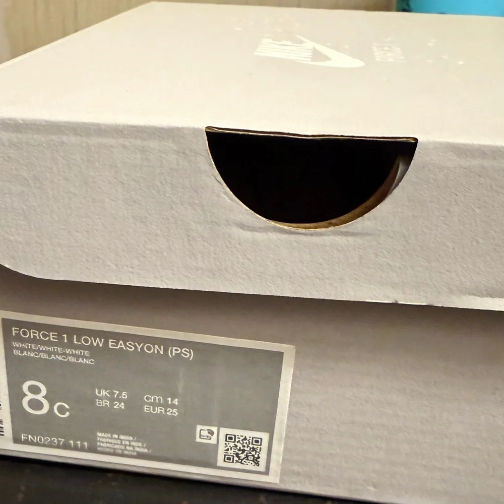 Nike White Sneakers Classic Low-Top Design - Picture 3 of 4